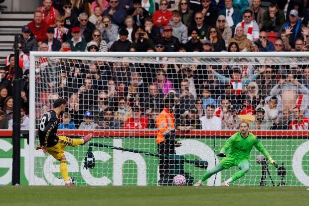 Brentford vs Manchester United 3-1: Amorim’s Crisis Deepens as Fernandes Penalty Miss Compounds Misery